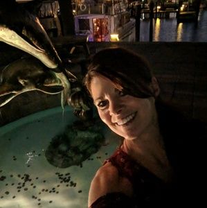 Meet your Posher, Connie